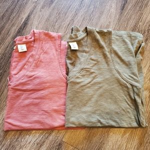 2 Max Studio Tank Tops